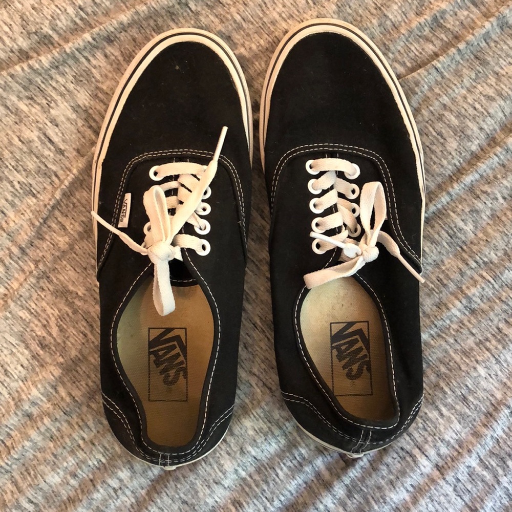 Classic lace up authentic black vans